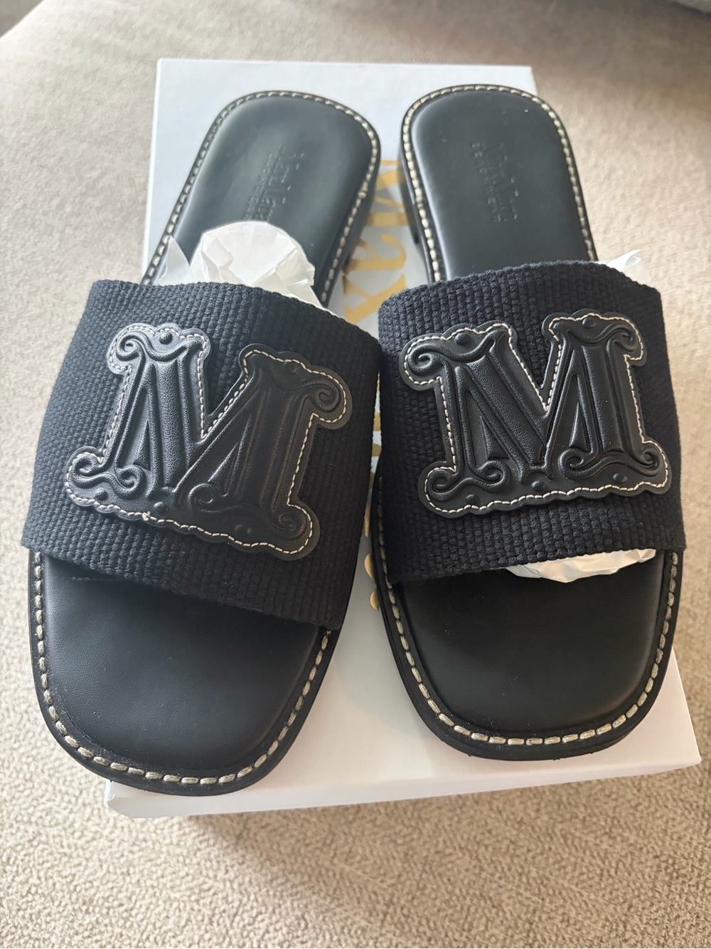 Max Mara Beachwear Geneve flat sandals in black